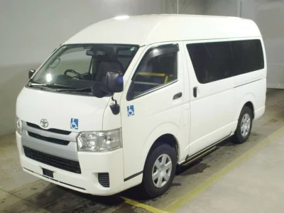 TOYOTA HIACE VAN