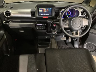 HONDA N BOX SLASH