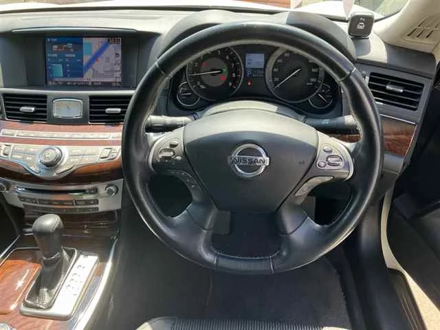 Nissan FUGA HYBRID  с аукциона в Японии