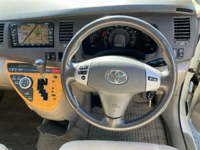 TOYOTA ISIS