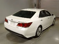 Цена авто Toyota Crown с аукционов Японии, номер кузова GRS210, пробег 173 000, оценка 7