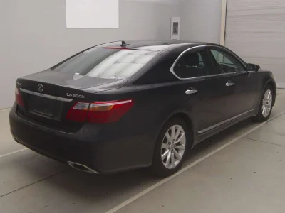 Lexus LS600h