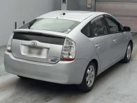Цена авто Toyota Prius с аукционов Японии, номер кузова NHW20, пробег 114 000, оценка 6