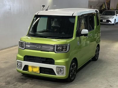 DAIHATSU WAKE