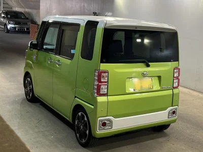 DAIHATSU WAKE
