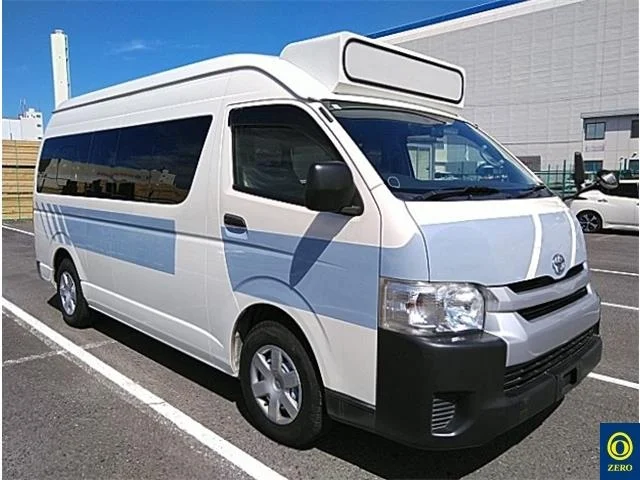 Toyota HiAce Commuter  с аукциона в Японии