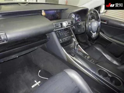 Lexus IS300h