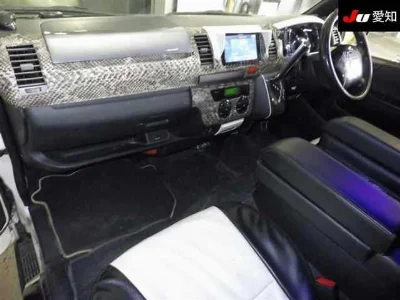 Toyota HiAce Van