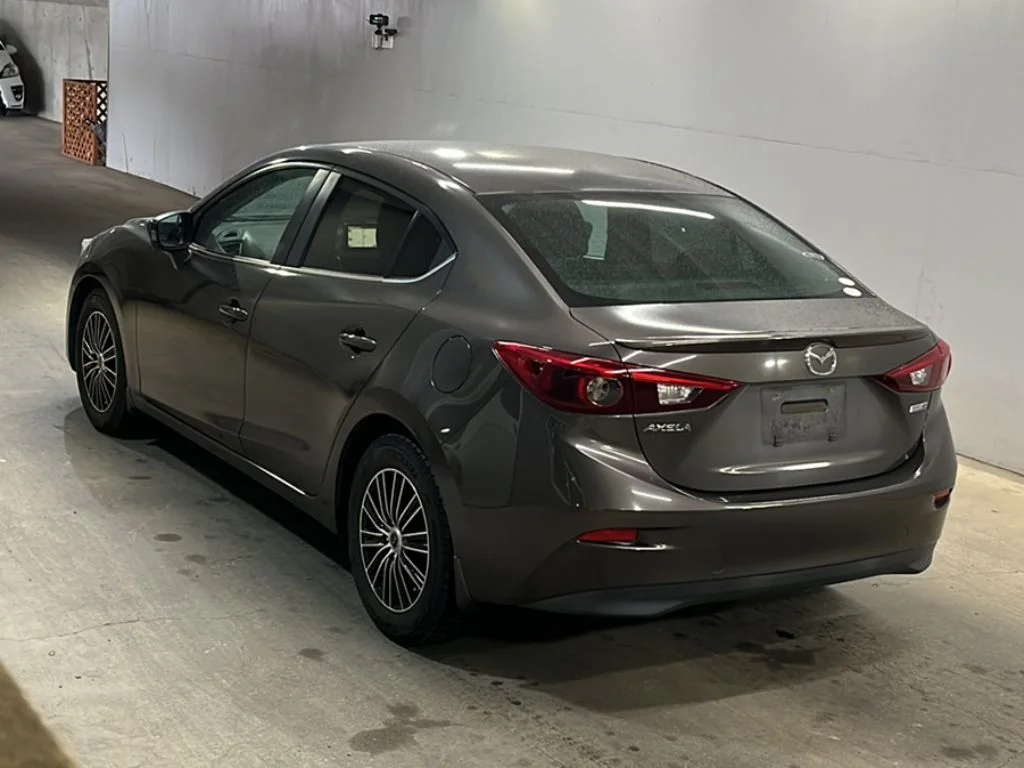 Mazda AXELA HYBRID  с аукциона в Японии
