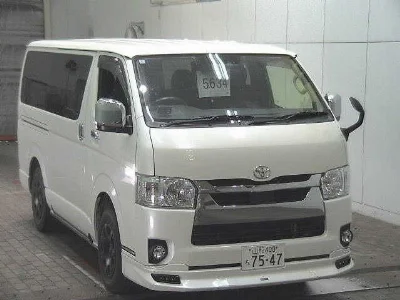 TOYOTA HIACE VAN