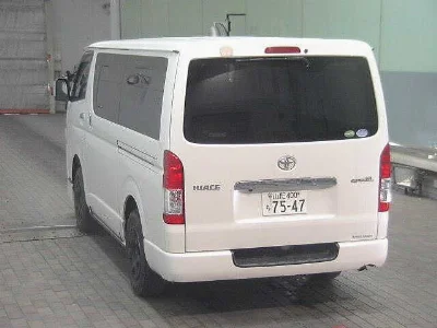 TOYOTA HIACE VAN