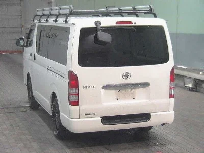 TOYOTA HIACE VAN