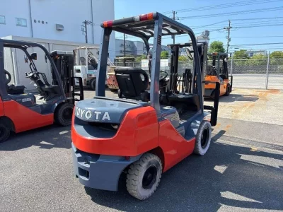 TOYOTA  FORKLIFT 