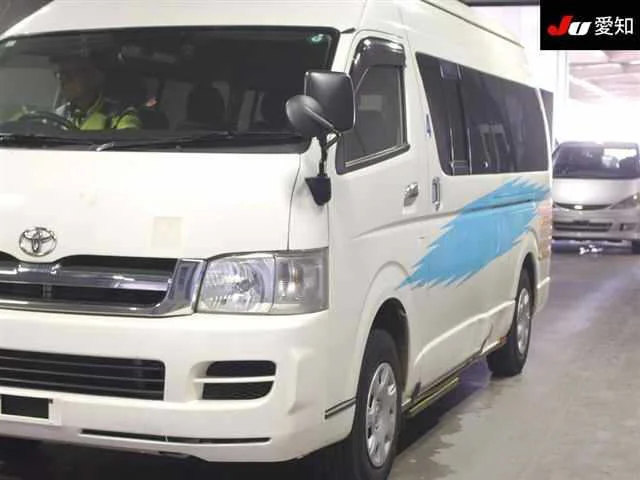 Toyota HiAce Commuter  с аукциона в Японии