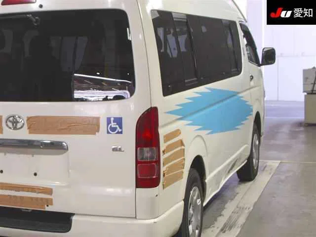 Toyota HiAce Commuter  с аукциона в Японии