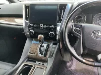 Цена авто Toyota Alphard с аукционов Японии, номер кузова AYH30W, пробег 73 000, оценка 8