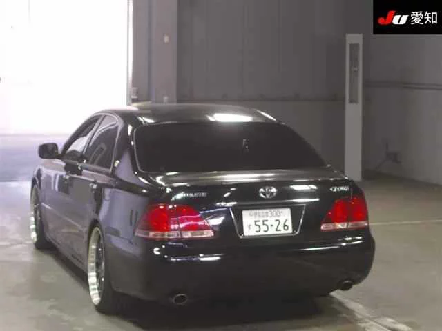 Toyota CROWN ATHLETE  с аукциона в Японии