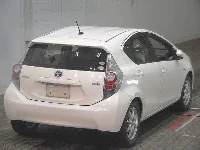 Цена авто Toyota Aqua с аукционов Японии, номер кузова NHP10, пробег 200 000, оценка 4