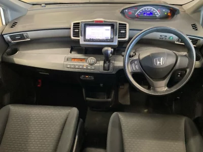 HONDA FREED SPIKE