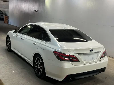 Toyota CROWN HYBRID