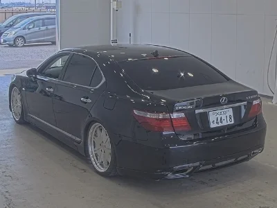 Lexus LS600hL