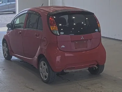 Mitsubishi i
