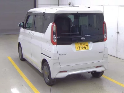 Статистика аукционов Nissan Roox