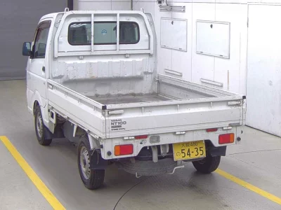 Nissan NT100 Clipper