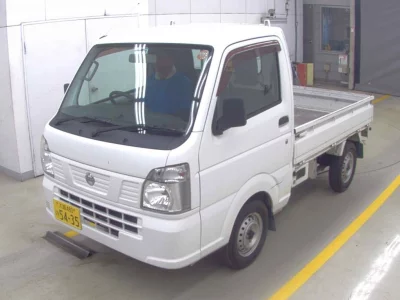 Nissan NT100 Clipper