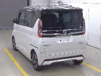 Цена авто Nissan Roox с аукционов Японии, номер кузова B44A, пробег 15 000, оценка 3