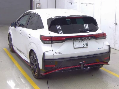 Nissan Aura