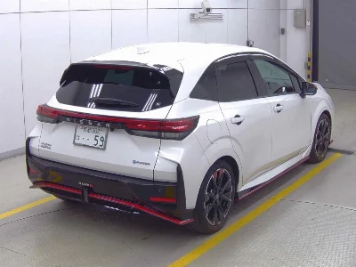 Nissan Aura