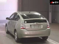 Цена авто Toyota Prius с аукционов Японии, номер кузова NHW20, пробег 233 000, оценка 2