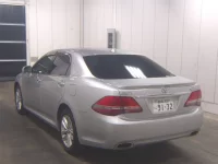 Цена авто Toyota Crown с аукционов Японии, номер кузова GRS200, пробег 82 000, оценка 6