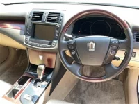 Цена авто Toyota Crown с аукционов Японии, номер кузова GRS200, пробег 82 000, оценка 6