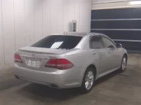 Цена авто Toyota Crown с аукционов Японии, номер кузова GRS200, пробег 82 000, оценка 6