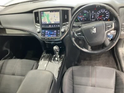 Toyota CROWN HYBRID