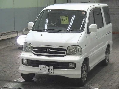Daihatsu Atrai 7