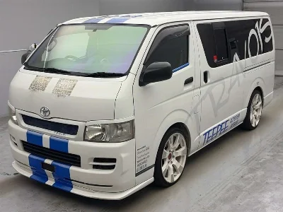 TOYOTA HIACE VAN