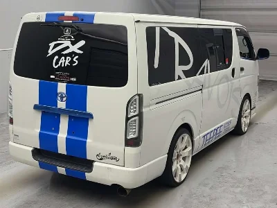 TOYOTA HIACE VAN