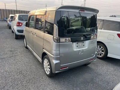 Suzuki Spacia Custom