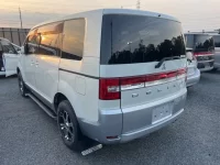 Цена авто Mitsubishi  с аукционов Японии, номер кузова CV5W, пробег 155 000, оценка 13