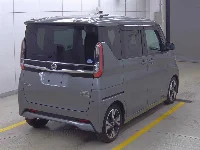 Цена авто Nissan Roox с аукционов Японии, номер кузова B45A, пробег 22 000, оценка 3