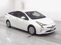 Цена авто Toyota Prius с аукционов Японии, номер кузова ZVW50, пробег 100 000, оценка 2