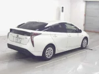 Цена авто Toyota Prius с аукционов Японии, номер кузова ZVW50, пробег 100 000, оценка 2