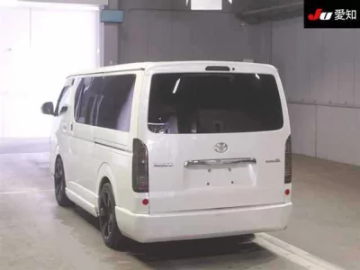 Toyota HiAce Van