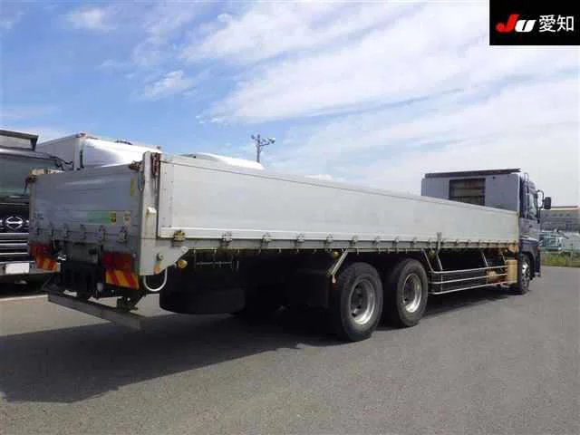 NISSAN DIESEL (UD) QUON  с аукциона в Японии