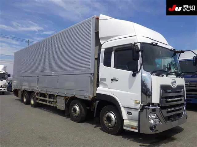 NISSAN DIESEL (UD) QUON  с аукциона в Японии