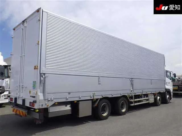 NISSAN DIESEL (UD) QUON  с аукциона в Японии