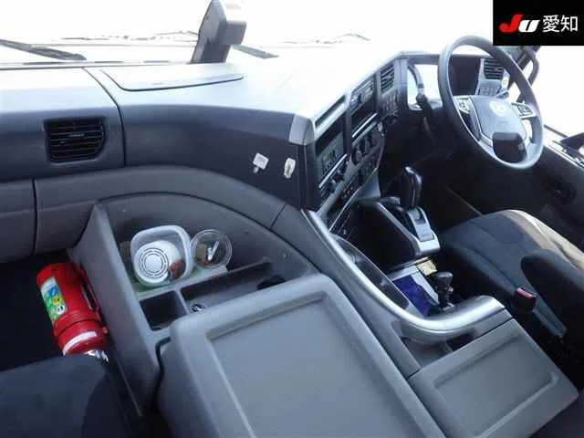 NISSAN DIESEL (UD) QUON  с аукциона в Японии